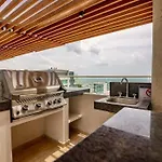 Exclusive: New Apartment With Private Jacuzzi.